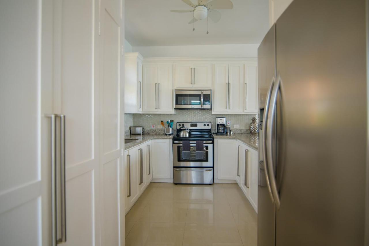 Ocho Rios Penthouse At Whispering Seas Appartement Buitenkant foto