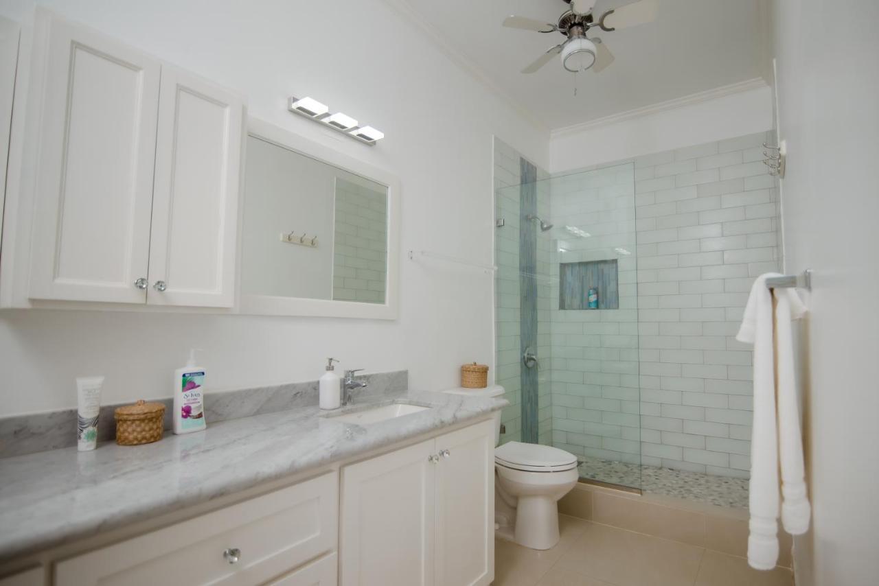 Ocho Rios Penthouse At Whispering Seas Appartement Buitenkant foto