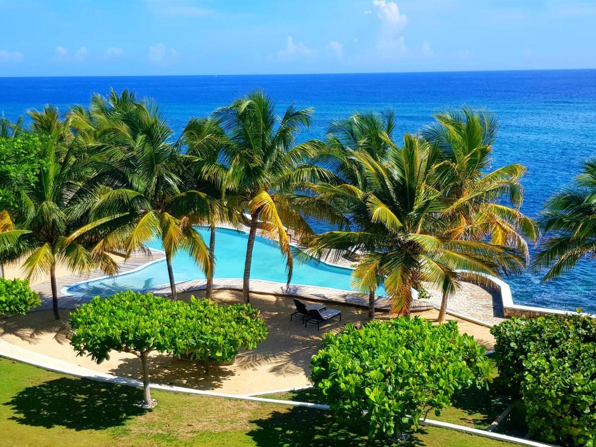 Ocho Rios Penthouse At Whispering Seas Appartement Buitenkant foto